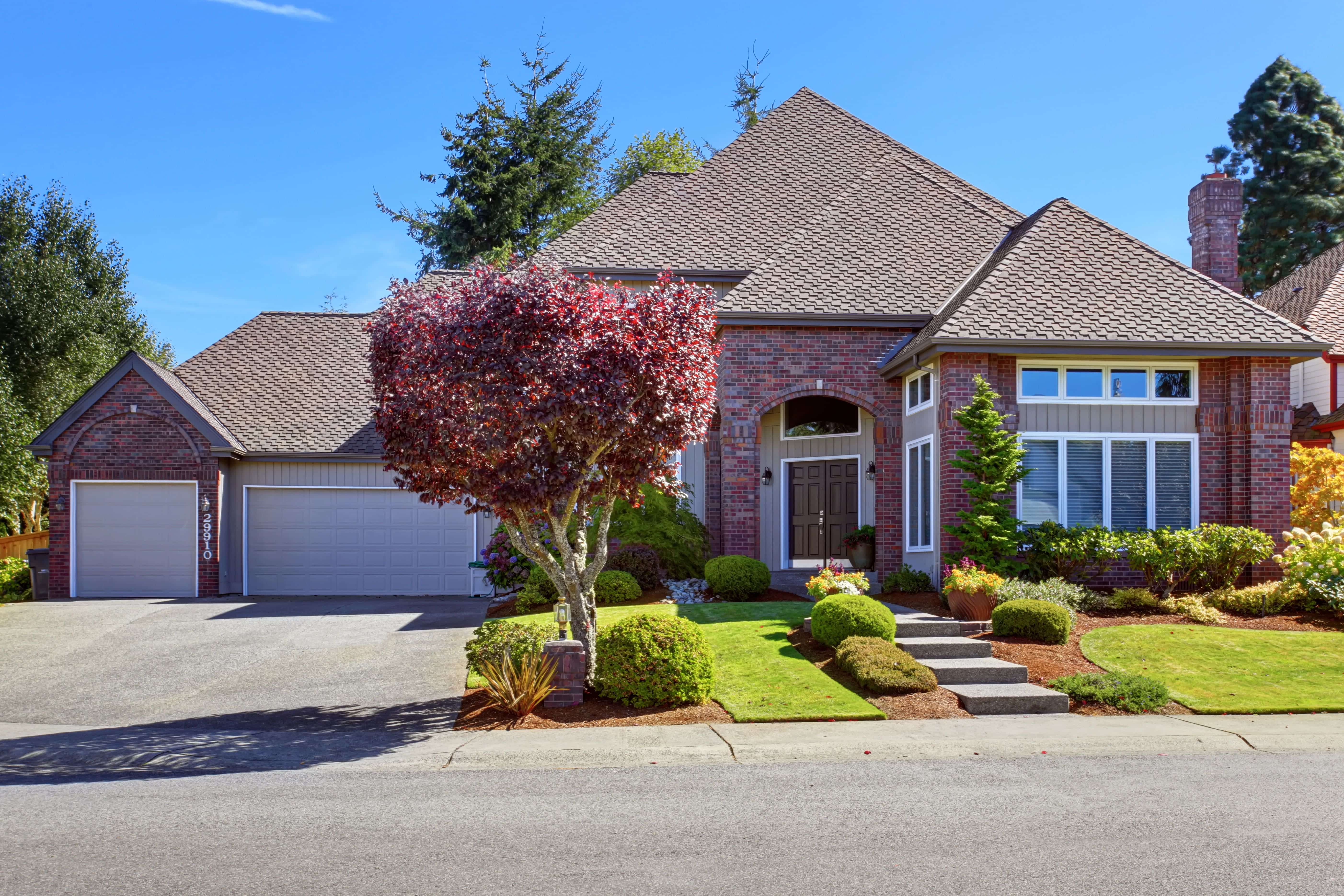 Beautiful home with good-looking roof